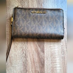 Michael Kors Double Zip  Wristlet